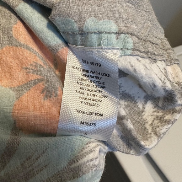 Local Motion Hawaiian Print Short-Sleeved Button Down - Picture 5 of 5